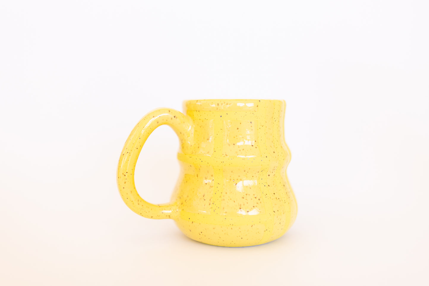 MUG 42/86 YELLOW MONOCHROMATIC