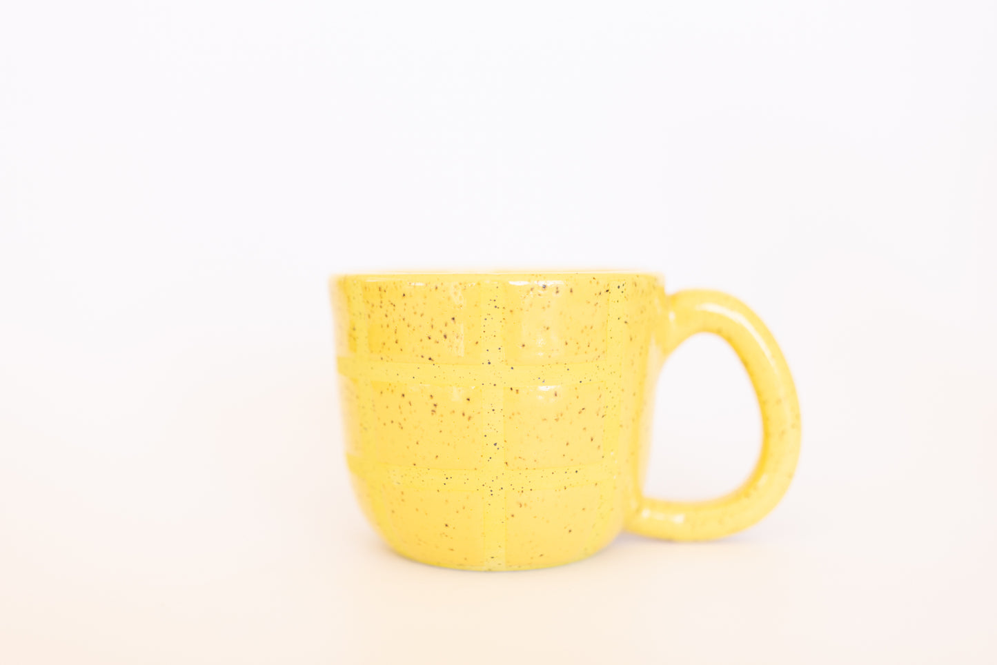 MUG 43/86 YELLOW MONOCHROMATIC