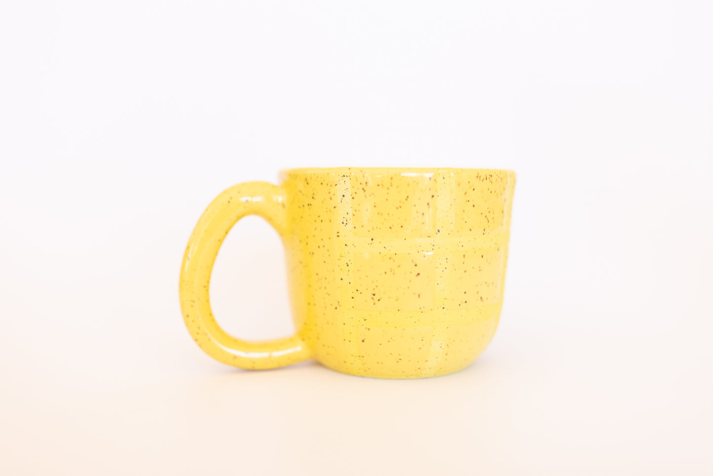 MUG 43/86 YELLOW MONOCHROMATIC