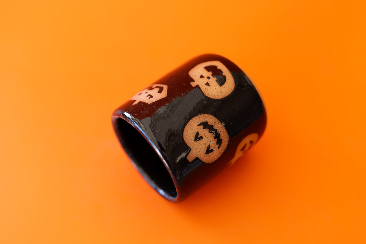 PUMPKIN HEADS SOLID BLACK GLAZE CUP
