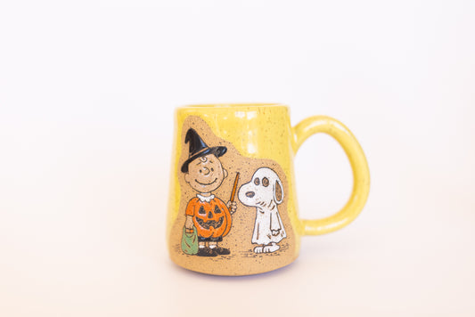 MUG 10/86 PEANUTS TRICK OR TREAT