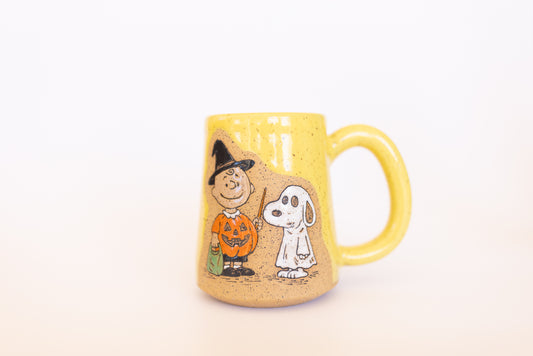 MUG 11/86 PEANUTS TRICK OR TREAT