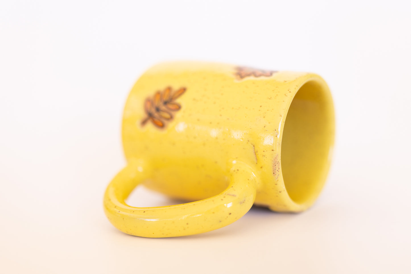 MUG 52/86 FALL LEAVES