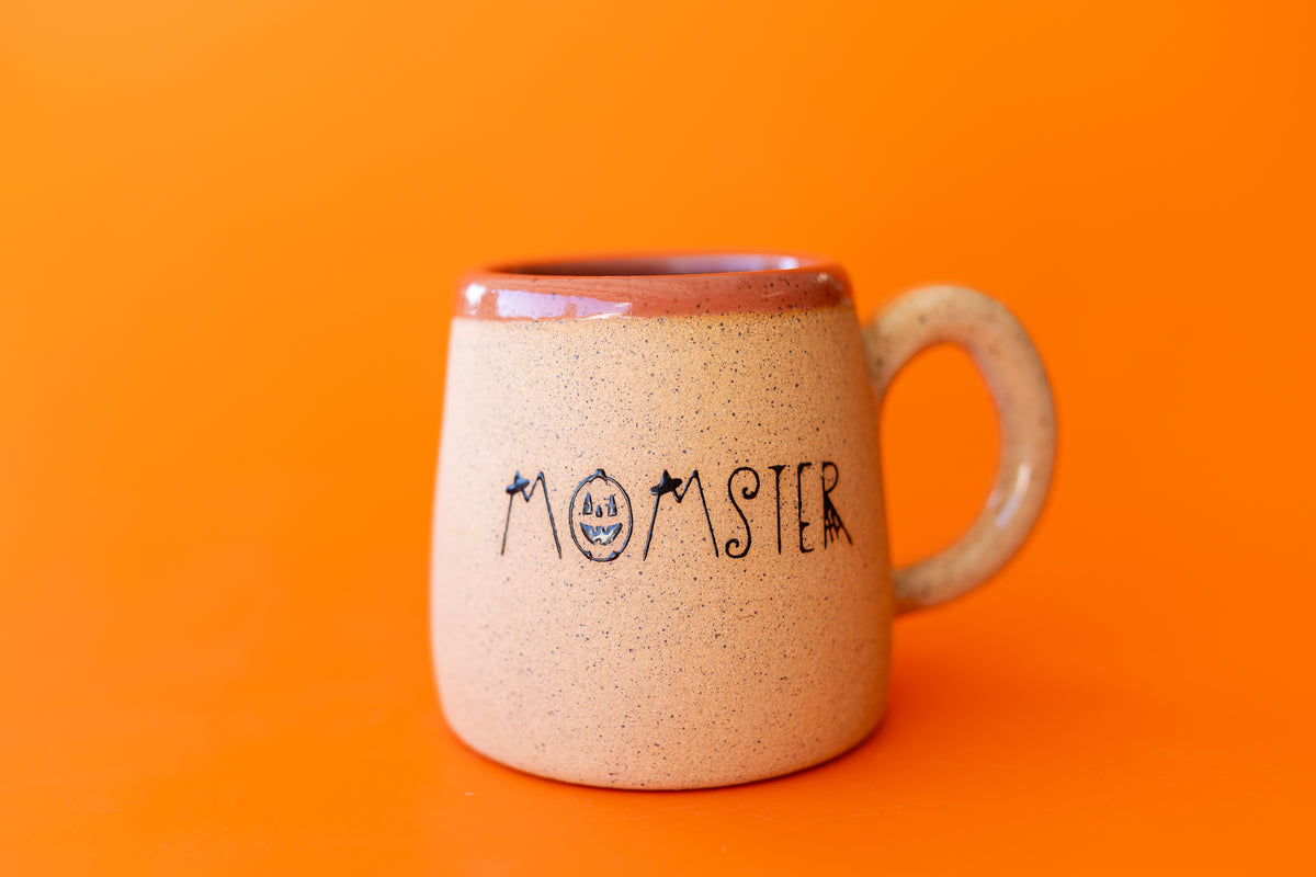 MOMSTER MUG