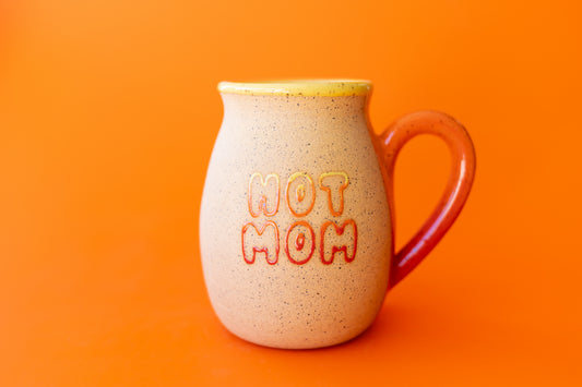 HOT MOM MUG