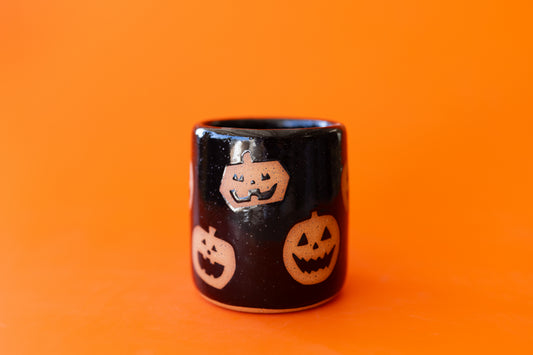 PUMPKIN HEADS SOLID BLACK GLAZE CUP