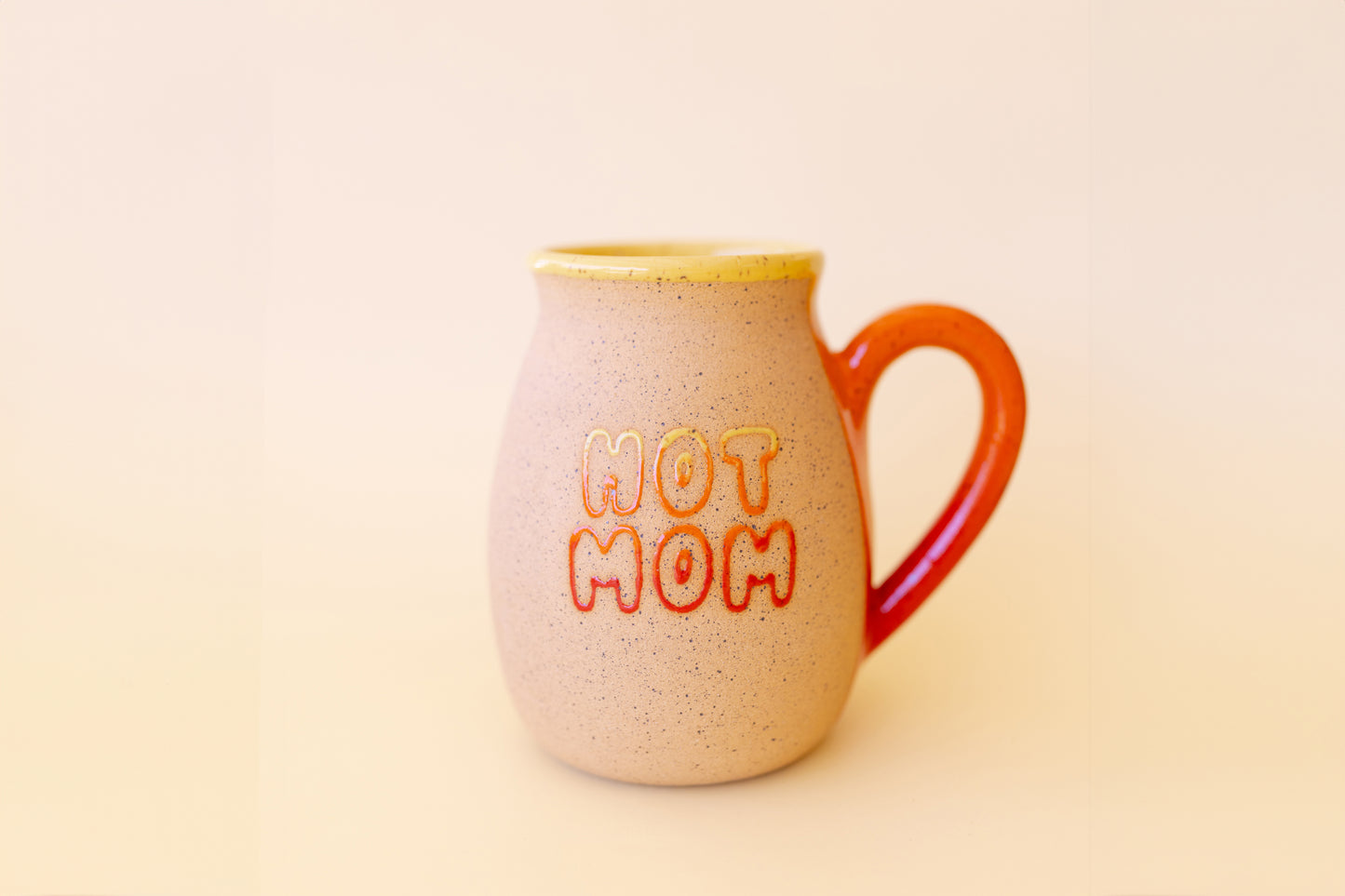 HOT MOM MUG